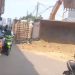 Jalintim Palembang-Jambi Lumpuh, Truk Besar Terguling Picu Macet
