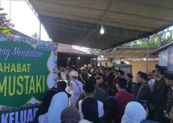 Gubernur Gorontalo Gusnar Ismail Jadi Inspektur Upacara Pelepasan Jenazah Korban Kecelakaan