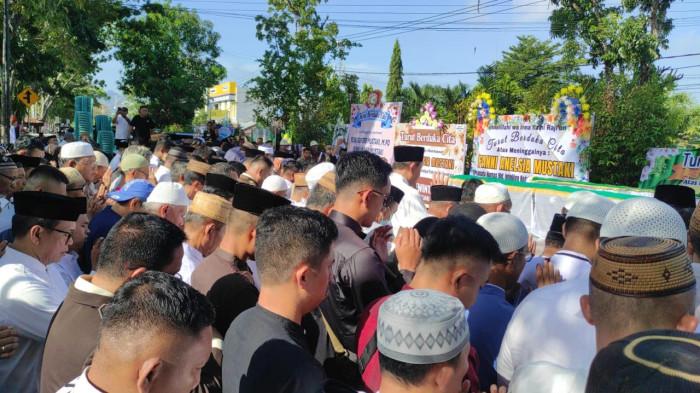 Tangis Adik Pecah Saat Jadi Imam Salat Jenazah Kakaknya, PNS Gorontalo Korban Kecelakaan