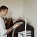 Mengapa Pria Tunda Beli Baju Lebaran Sampai H-1?