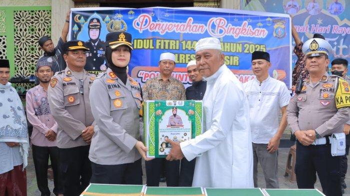 Bingkisan Lebaran Kapolres Rina Tarigan di Samosir, Bangkitkan Semangat Personel yang Tak Libur