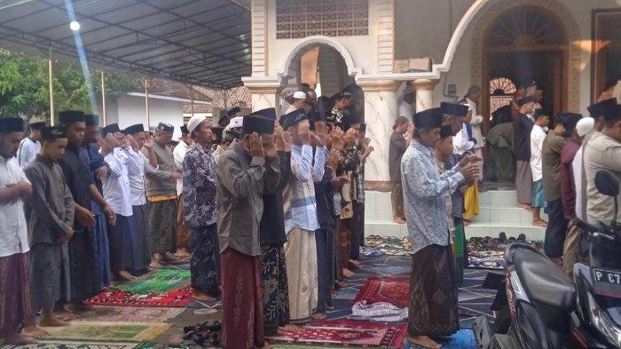 Warga Suger Kidul Jember Rayakan Idul Fitri Hari Ini