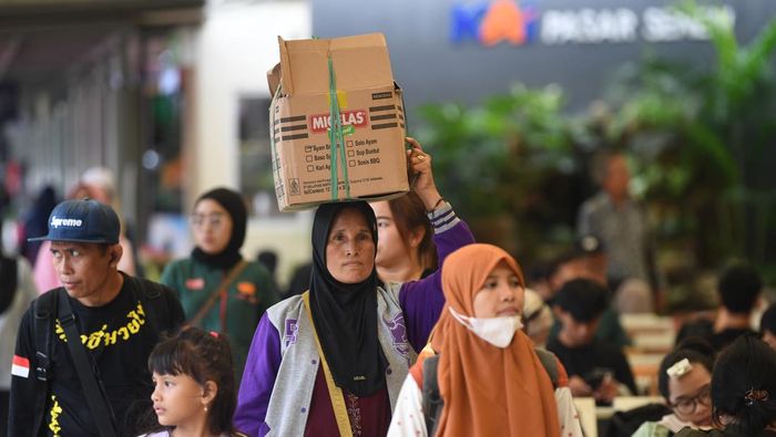 Momen Lebaran 2026, Stasiun Pasar Senen Diserbu Pemudik